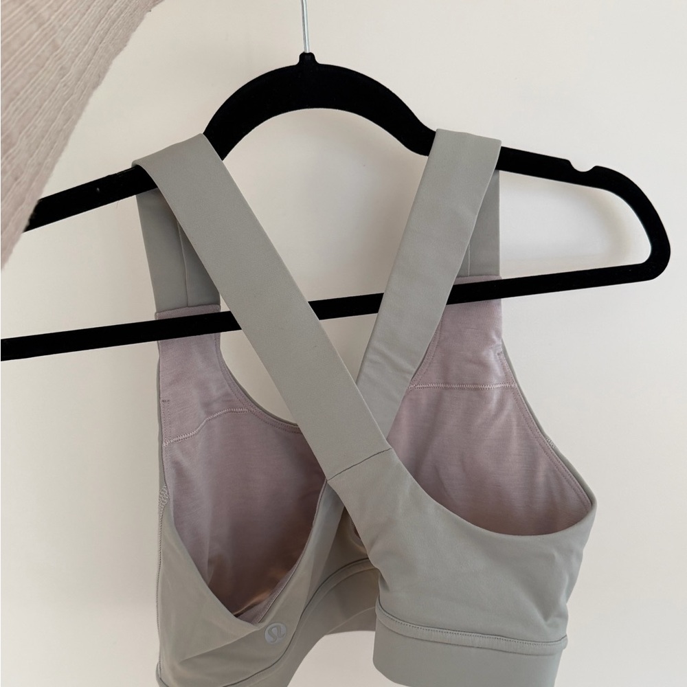 Lululemon Forward Fold Bra, Light Support, C/D Cups, Rhino Grey - Picture 2 of 3